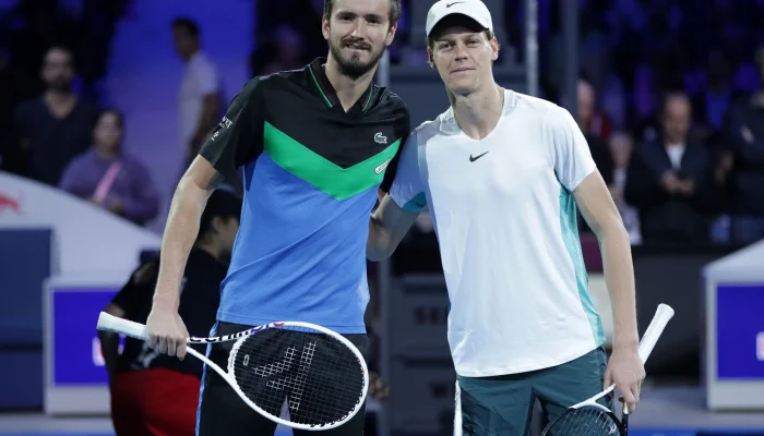 Jannik Sinner vs Daniil Medvedev di Rome Open: Pertarungan Sengit di Semifinal