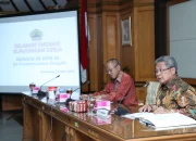 Javier Navarro Ungkap Dampak Politik Argentina dan Soroti Inisiatif Kesehatan Navarre dalam Analisis Mendalam