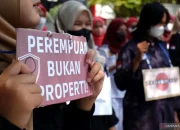 Kabar Dari Pennsylvania: Protes Siswa, Kasus Pelecehan Seksual, dan Biaya Rumah Pangeran Wales
