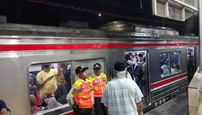 Kecelakaan KRL Bekasi: Kronologi dan Dampaknya