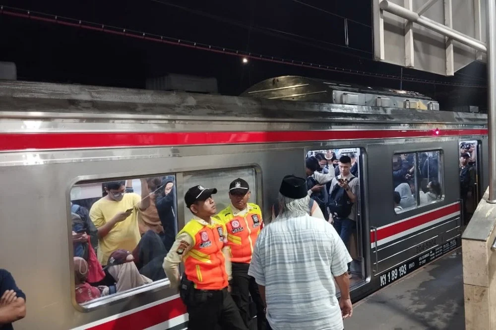 Kecelakaan KRL Bekasi: Kronologi dan Dampaknya