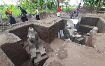 Kediri: Situs Adan-Adan, Kemiskinan, dan Upaya Pemkab