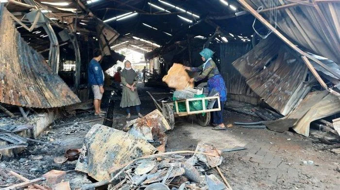 Kejutan 15 Menit Sebelum Kebakaran Pasar Kanjengan: Anton Dengar Suara Letupan di Ujung Utara