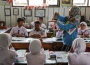Kemendikdasmen: Guru Non-ASN Boleh Mengajar di Sekolah Negeri