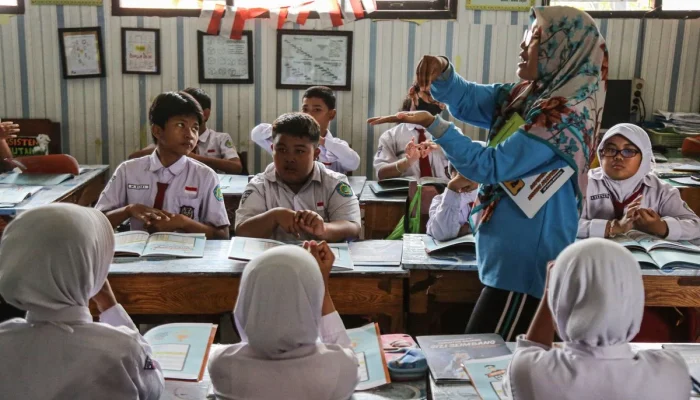 Kemendikdasmen: Guru Non-ASN Boleh Mengajar di Sekolah Negeri