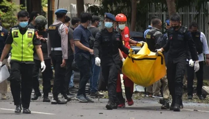 Kerusuhan Derry Memuncak: Remaja 13 Tahun Ditangkap Setelah Bom Bensin Dilempar ke Polisi