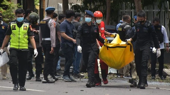 Kerusuhan Derry Memuncak: Remaja 13 Tahun Ditangkap Setelah Bom Bensin Dilempar ke Polisi