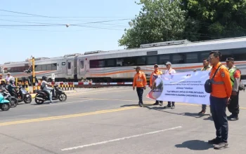 Keselamatan Perlintasan: KAI Daop 7 Madiun Ingatkan Pengendara Disiplin