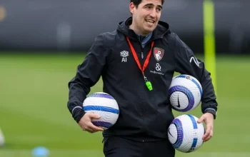 Klasemen Sementara Liga Inggris: Liverpool Pecat Arne Slot, Andoni Iraola Jadi Kandidat Terkuat