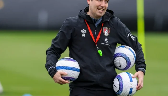 Klasemen Sementara Liga Inggris: Liverpool Pecat Arne Slot, Andoni Iraola Jadi Kandidat Terkuat