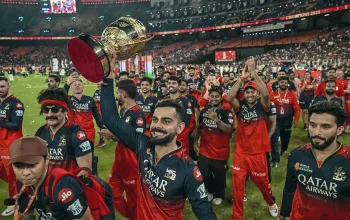 Kohli Beraksi Cemerlang, RCB Tandingi DC