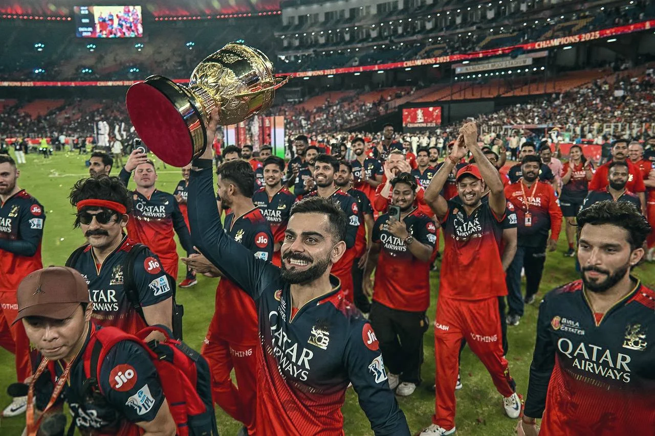 Kohli Beraksi Cemerlang, RCB Tandingi DC