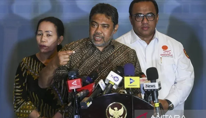 Konfederasi Serikat Pekerja Indonesia Menghadapi Tantangan PHK Massal dan Outsourcing