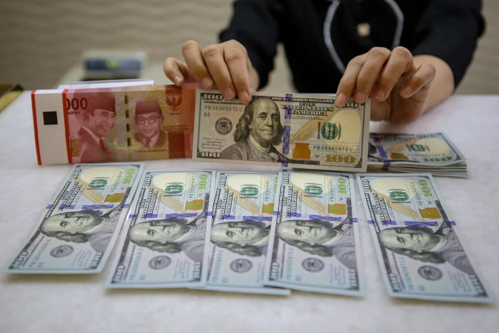 Kurs Dolar AS di BCA, BRI, Bank Mandiri, dan BNI Hari Ini: Apa yang Terjadi di Pasar Saham Asia?
