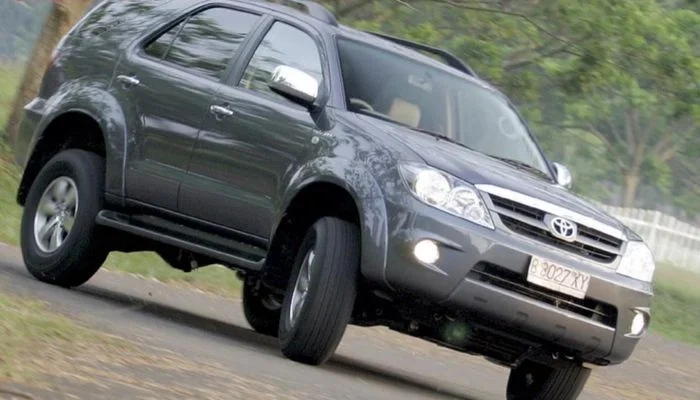 Lebih Murah dari Agya, Harga Toyota Fortuner Bensin 2006 Bekas Makin Masuk Kantong