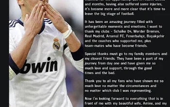 Legenda Sepak Bola Mesut Ozil Mengumumkan Pensiun