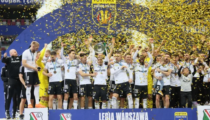Legia Warszawa: Klub Sepak Bola Polandia Lawan Kebudayaan Nasionalis
