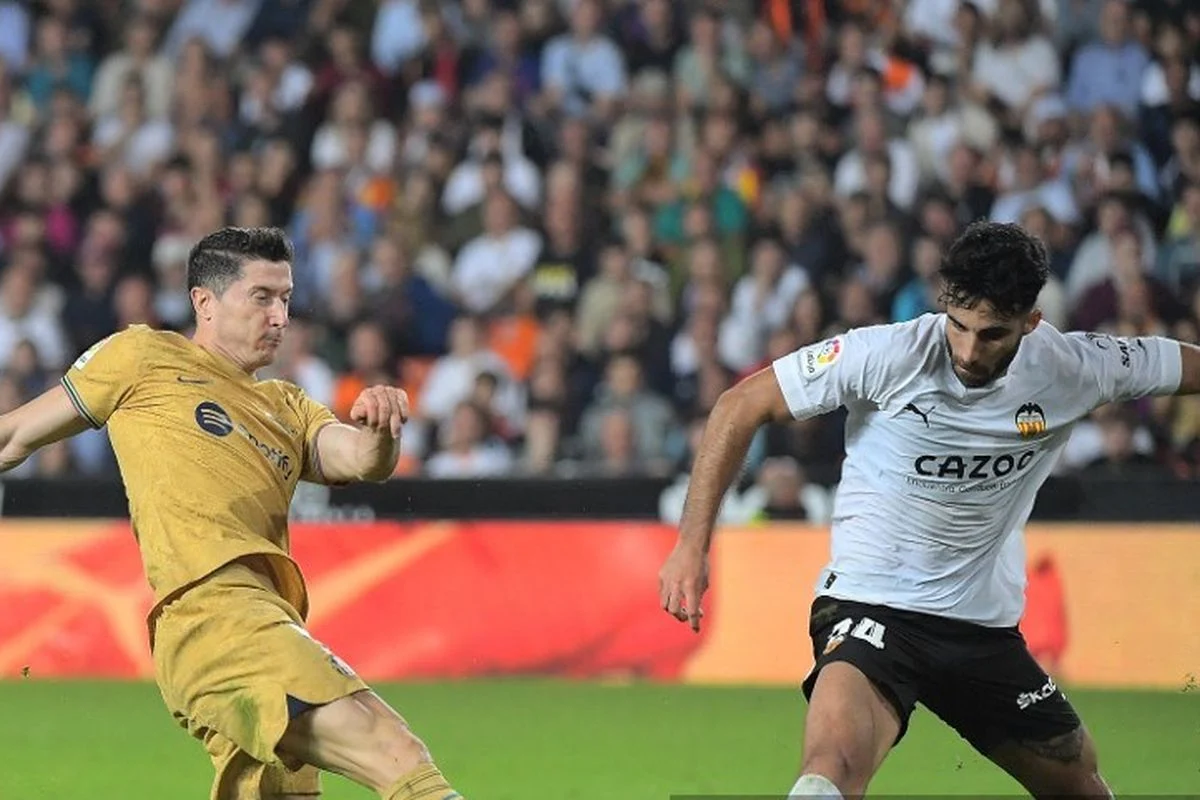 Lewandowski Mencetak Gol di Pertandingan Terakhirnya, Barcelona Kalah dari Valencia
