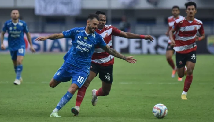 Liga 1: Persib Bandung Kalahkan Semen Padang FC 4-1, Tyronne del Pino Cetak Gol