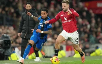 Luke Shaw Siap Kembali Bercahaya: Peran Kunci di Pertarungan Manchester United vs Liverpool
