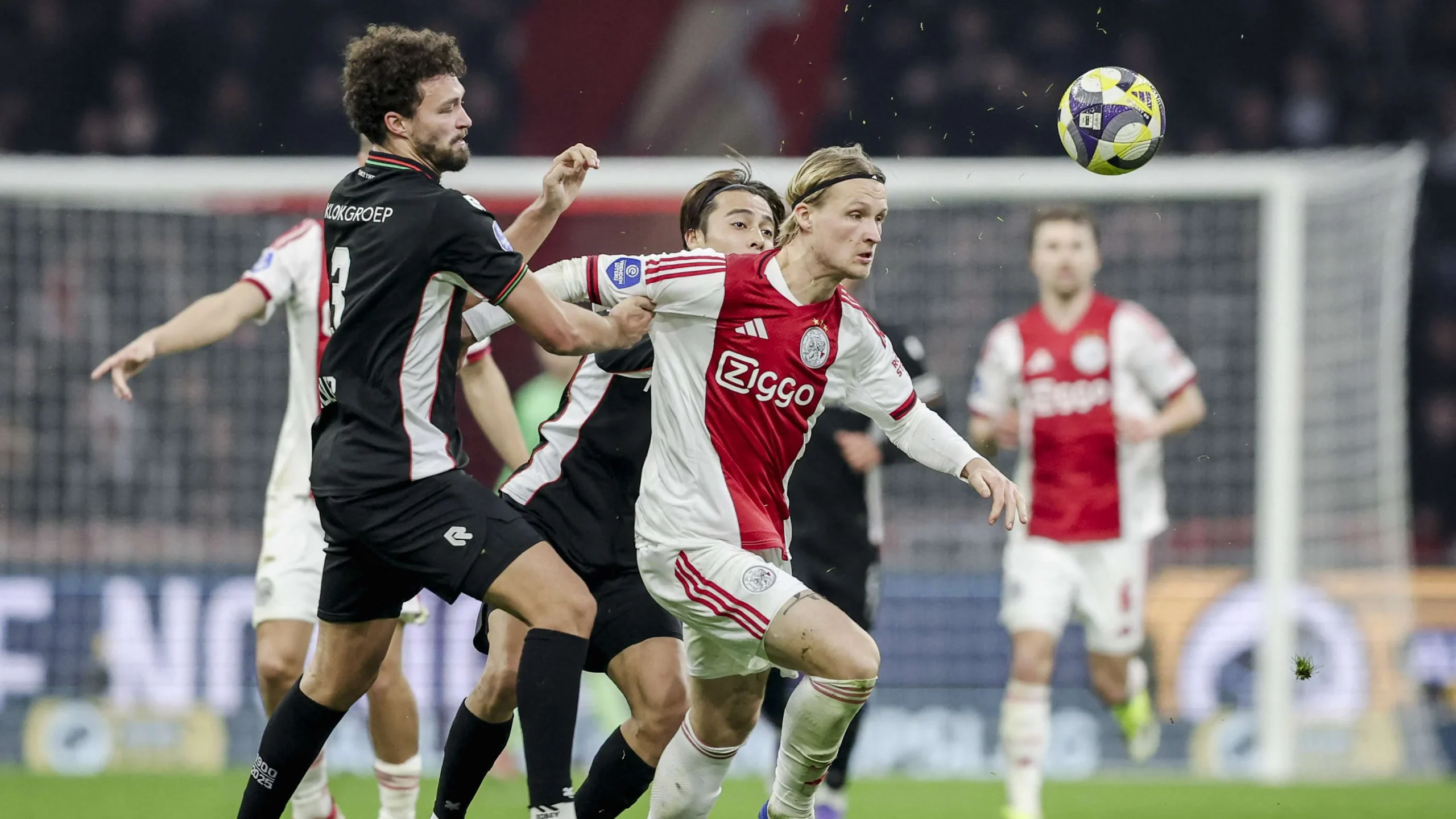 Maarten Paes Berkontribusi Besar, Ajax Amsterdam Melangkah ke Final Play-off Kualifikasi Conference League
