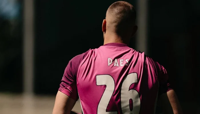 Maarten Paes Jadi Pahlawan Ajax, Mengalahkan Utrecht di Playoff Europa Conference League