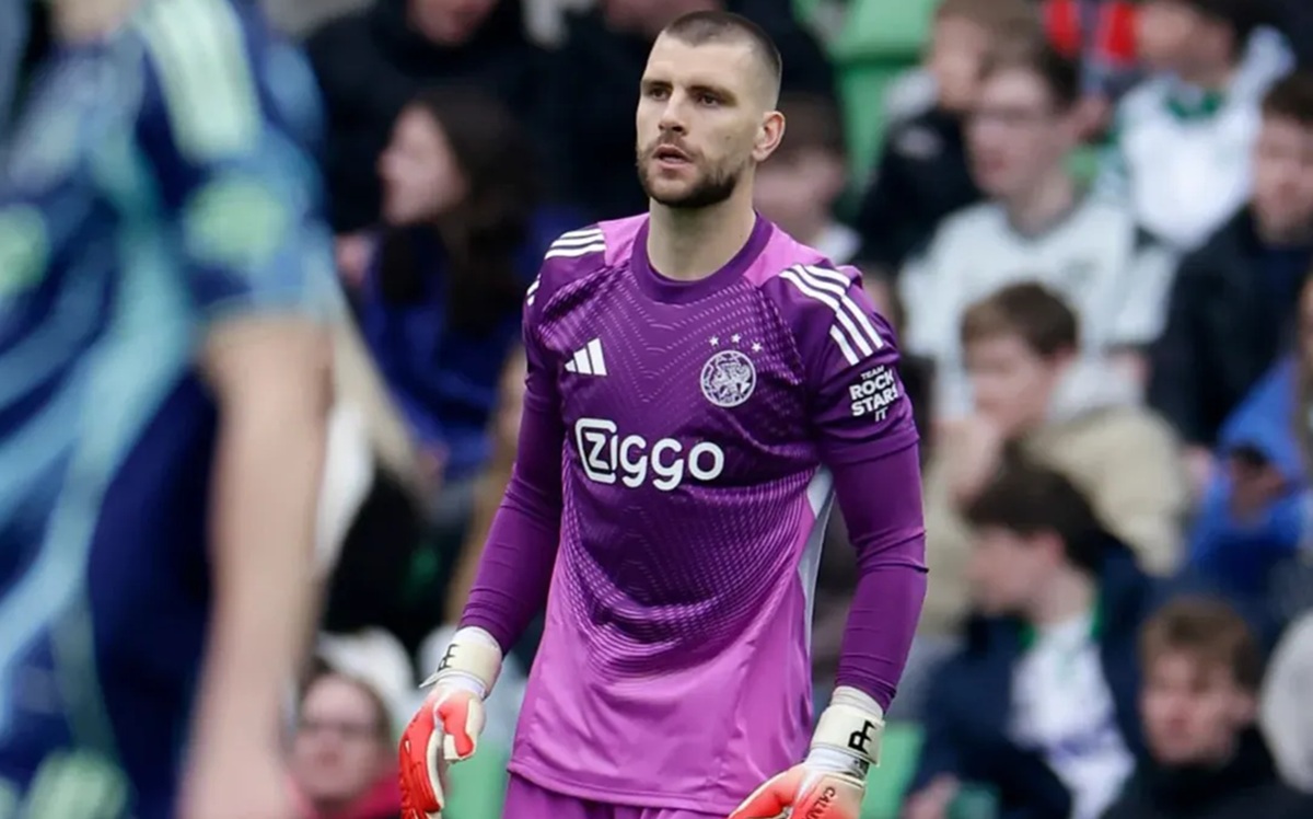 Maarten Paes Kebobolan Dua Gol, Ajax Kalah dari FC Utrecht