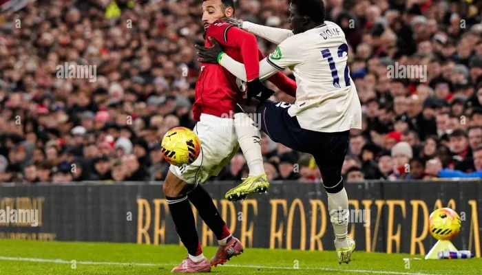 Man United Hadapi Persaingan Sengit dari Everton untuk Perekrutan El Hadji Malick Diouf