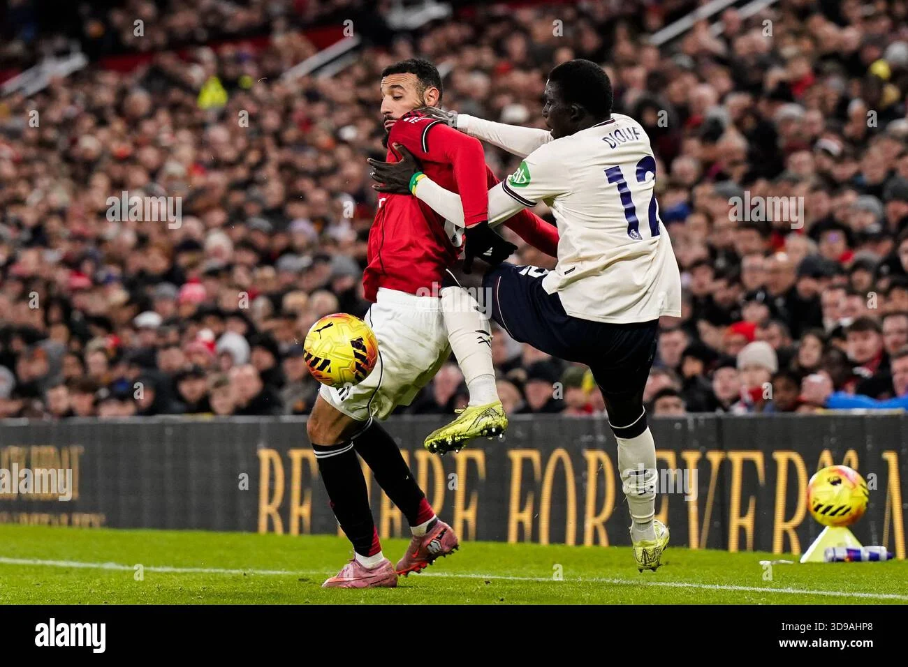 Man United Hadapi Persaingan Sengit dari Everton untuk Perekrutan El Hadji Malick Diouf
