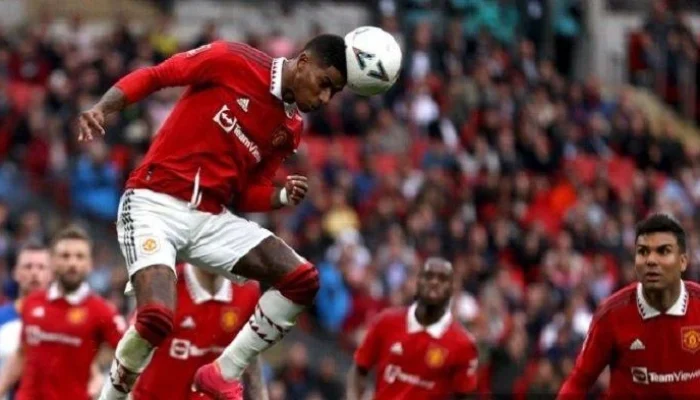 Manchester United Siap Bergerak di Bursa Transfer, Sementara di Afrika Tengah Menghadapi Tantangan Ekonomi dan Politik