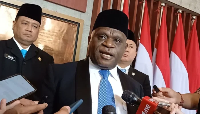 Menteri HAM Natalius Pigai Larang Tembak Begal, Ini Penjelasannya