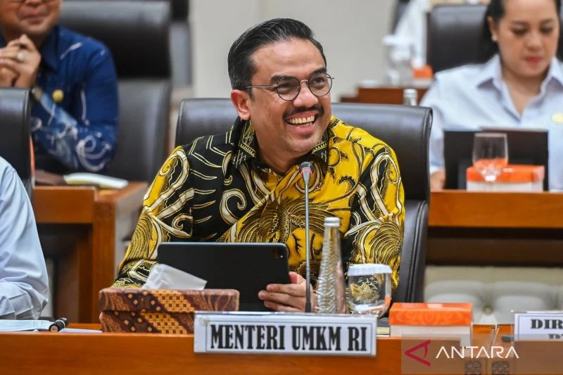 Menteri UMKM Tindak Lanjuti Arahan Presiden Soal Potongan Ojol Di Bawah 10%