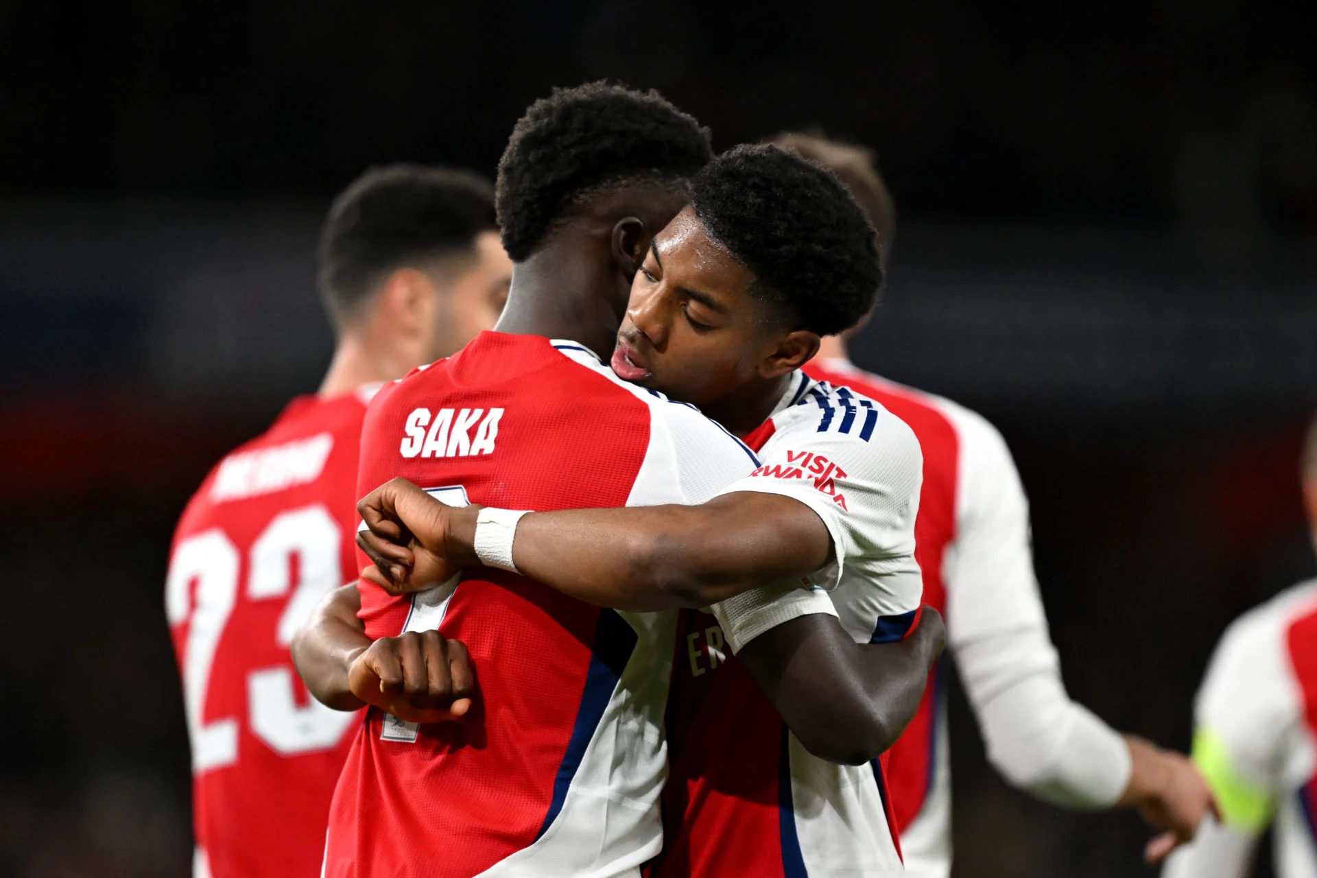 Myles Lewis-Skelly dan Bukayo Saka Tuntaskan Penantian Panjang Arsenal sebagai Juara Premier League