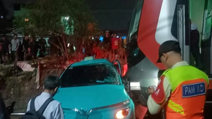 Nasib Sopir Taksi Hijau yang Baru 2 Hari Bekerja, Diduga Pemicu Kecelakaan KRL Bekasi