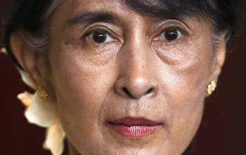 Oxford United Dalam Sorotan: Dari Keluarga Aung San Suu Kyi Hingga Pertandingan Sepak Bola di Rochester