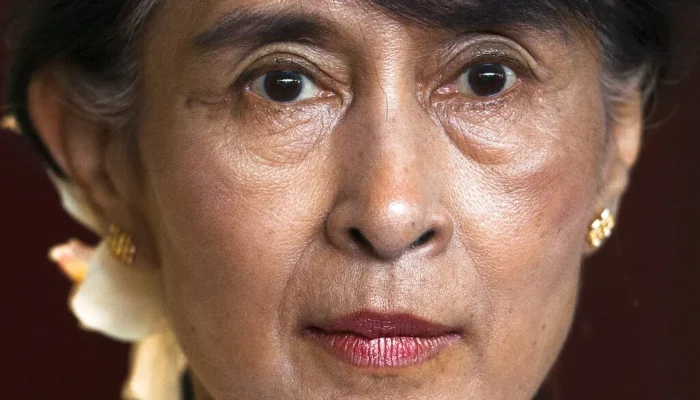 Oxford United Dalam Sorotan: Dari Keluarga Aung San Suu Kyi Hingga Pertandingan Sepak Bola di Rochester