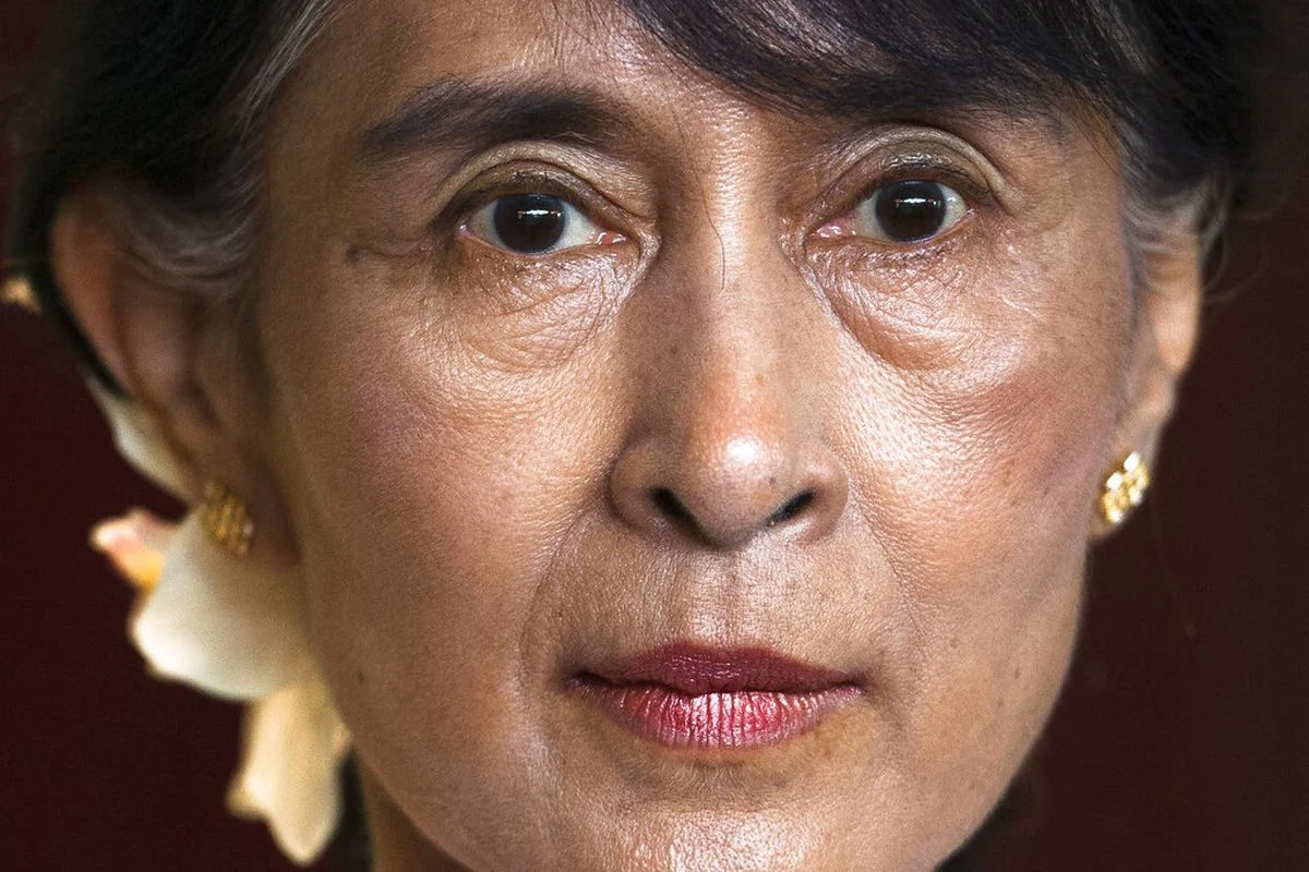 Oxford United Dalam Sorotan: Dari Keluarga Aung San Suu Kyi Hingga Pertandingan Sepak Bola di Rochester