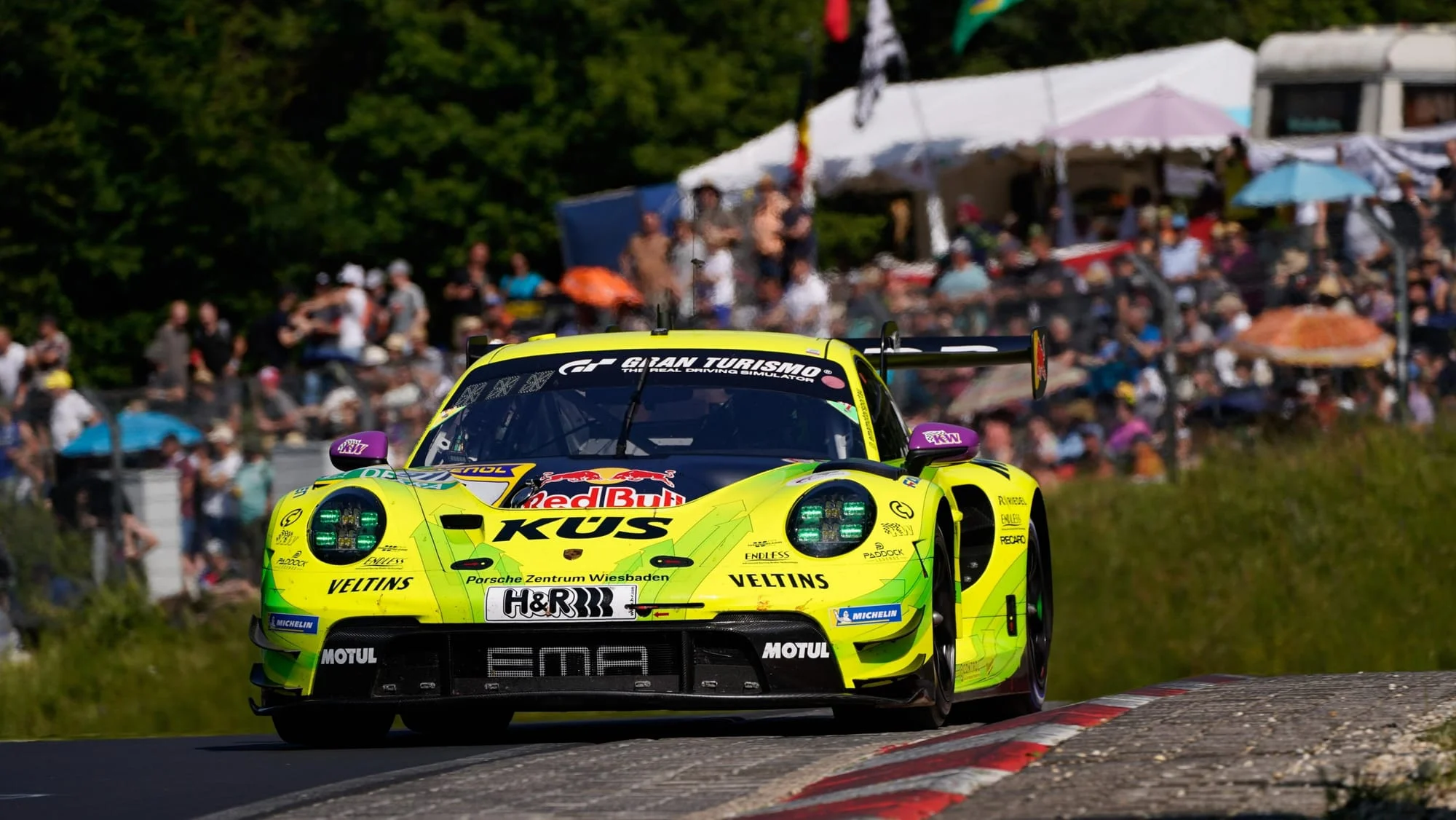 Paderborn dan Nurburgring 24 Hours: Persaingan Sengit di Dunia Balap