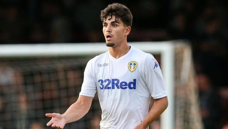 Pascal Struijk: Bintang Pertahanan Leeds United yang Siap Mengukir Sejarah di Akhir Musim