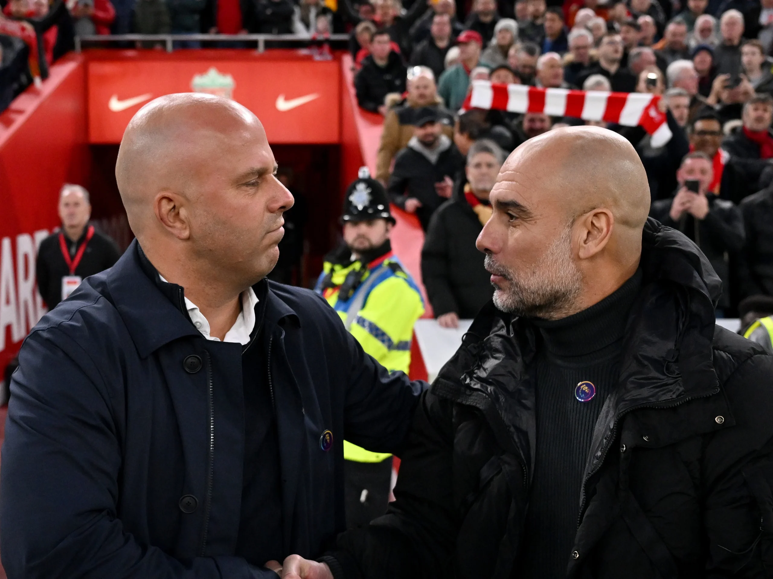 Pep Guardiola dan Arne Slot Bersikukuh Soal Persaingan Liga Inggris