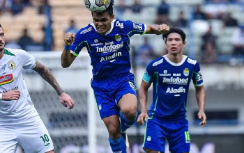 Persib Bandung Puncak Klasemen Liga 1 Setelah Mengalahkan PSS Sleman