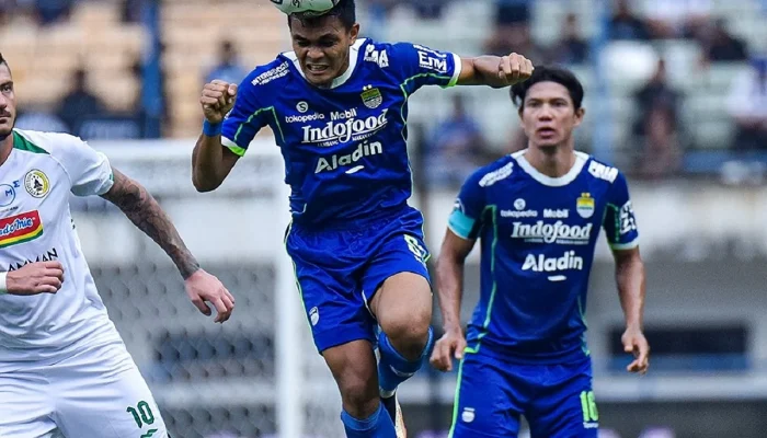 Persib Bandung Puncak Klasemen Liga 1 Setelah Mengalahkan PSS Sleman