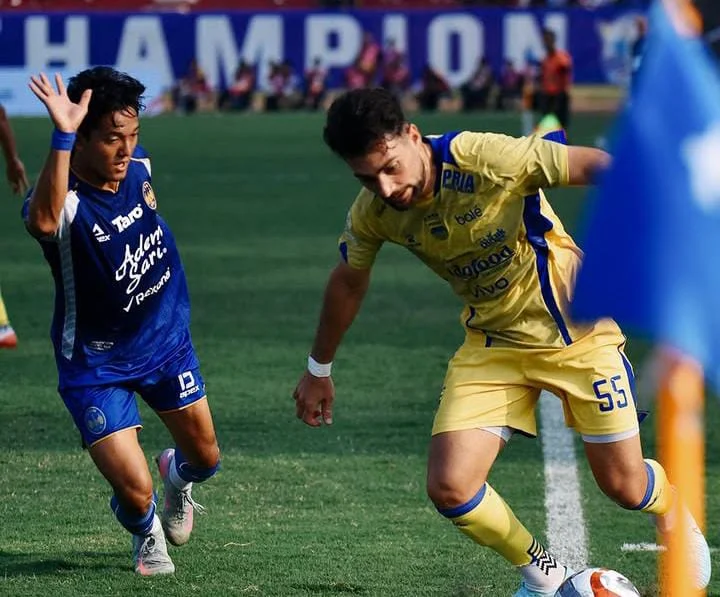 Persib Raih Hattrick Juara: Hitung Matematika Poin Pasca Pekan 30, Borneo dan Persija Tersandung di Pekan 31