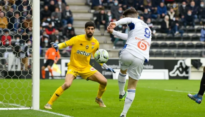 Pertandingan Antara Angers dan Strasbourg Berakhir Imbang, Strasbourg Kini Fokus pada Pertandingan Melawan Brest