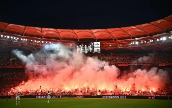 Pertandingan Eintracht Frankfurt vs VfB Stuttgart: Insiden Pyrotechnik dan Pemilihan Tim Piala Dunia