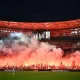 Pertandingan Eintracht Frankfurt vs VfB Stuttgart: Insiden Pyrotechnik dan Pemilihan Tim Piala Dunia