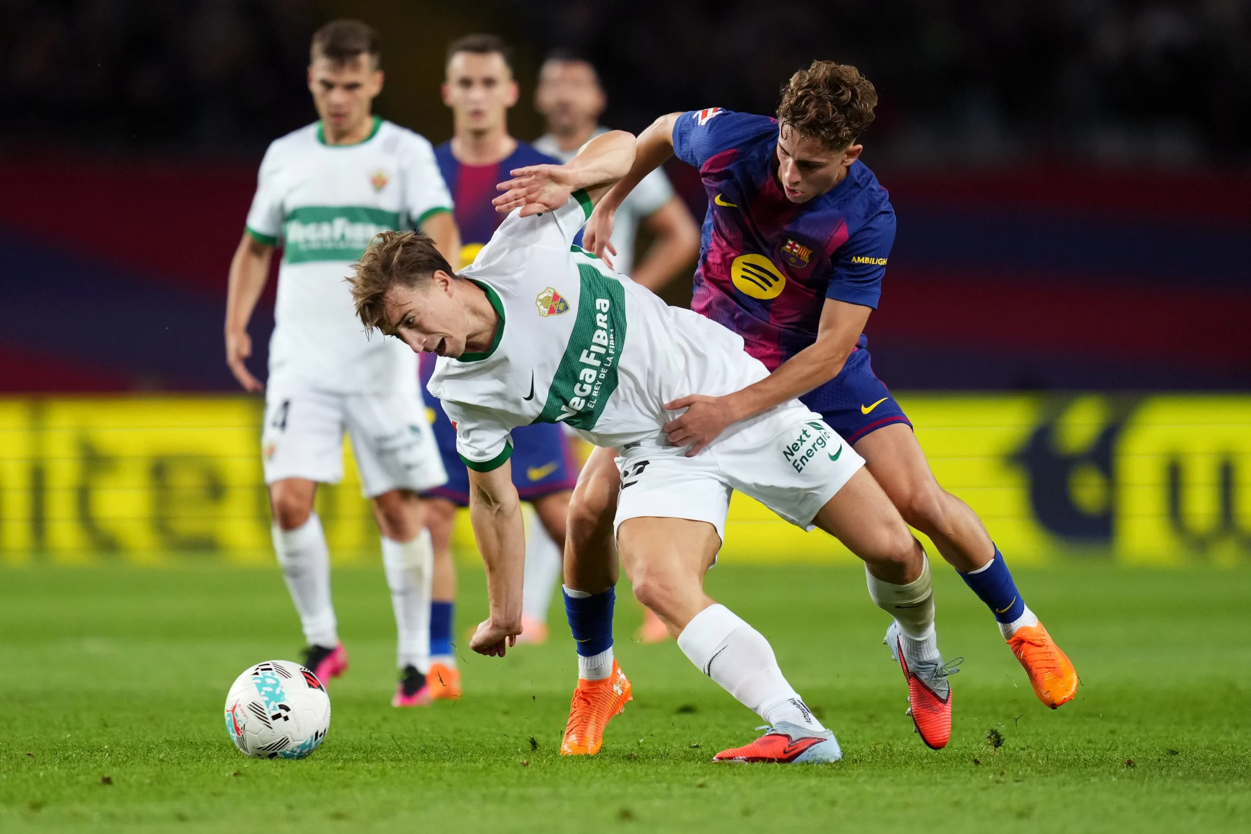 Pertandingan Seru Elche vs Alavés dan Barcelona vs Real Betis
