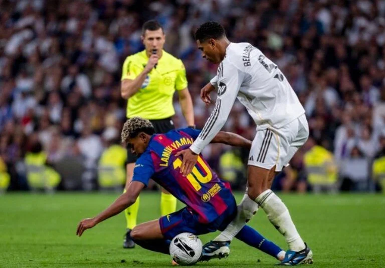 Pertarungan Sengit Real Madrid vs Barcelona: Mourinho Siap Guncang Liga Spanyol