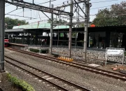 Petir Menyambar Stasiun Jurang Mangu: Rekaman Detik-Detik Listrik KRL Jurang Mangu Terganggu, Penumpang Panik!