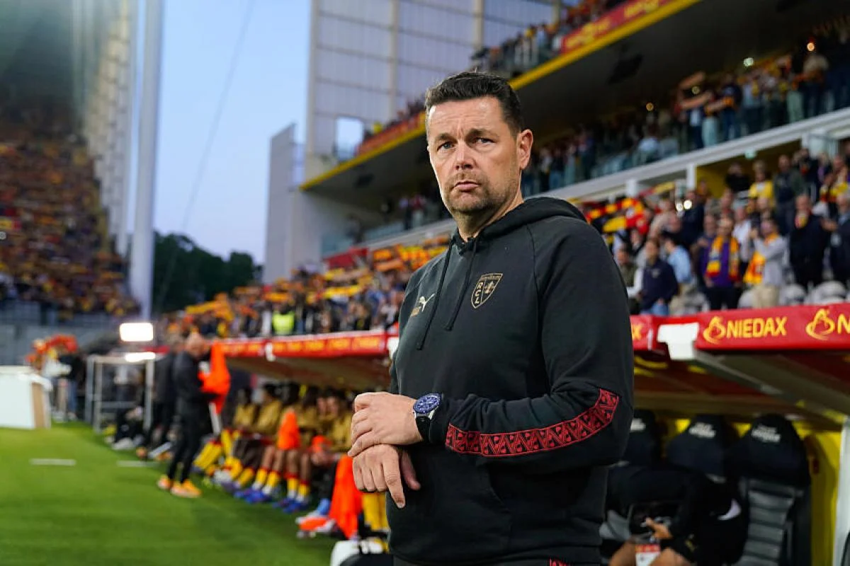 Pierre Sage: Dari Dipecat Lyon Hingga Membuat Sejarah dengan RC Lens